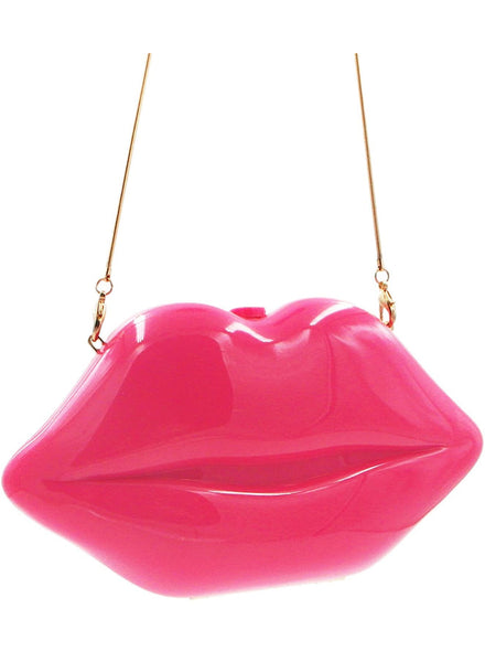 Lips purse